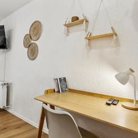 Boho-nest Komfort Und Stil Mit Terrasse, Parkplatz Und Wifi Зиген