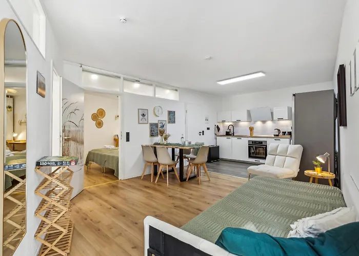 Boho-nest Komfort Und Stil Mit Terrasse, Parkplatz Und Wifi Lägenhet